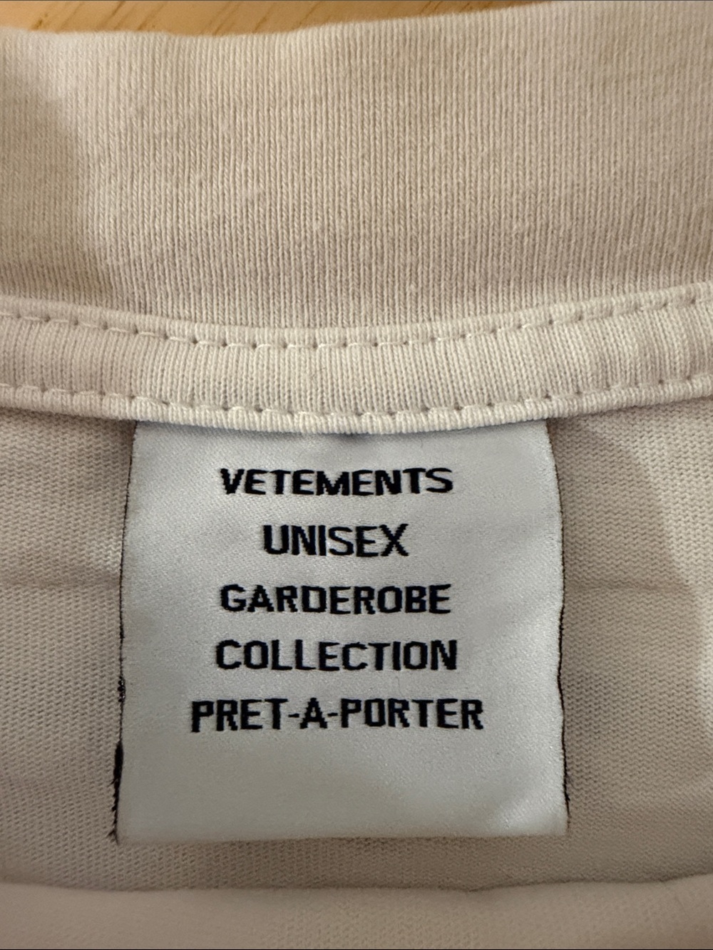 Authentic VETEMENTS "Committed to Excellence" Cutest of the Fruits Crop Top O/S - Picture 3 of 9